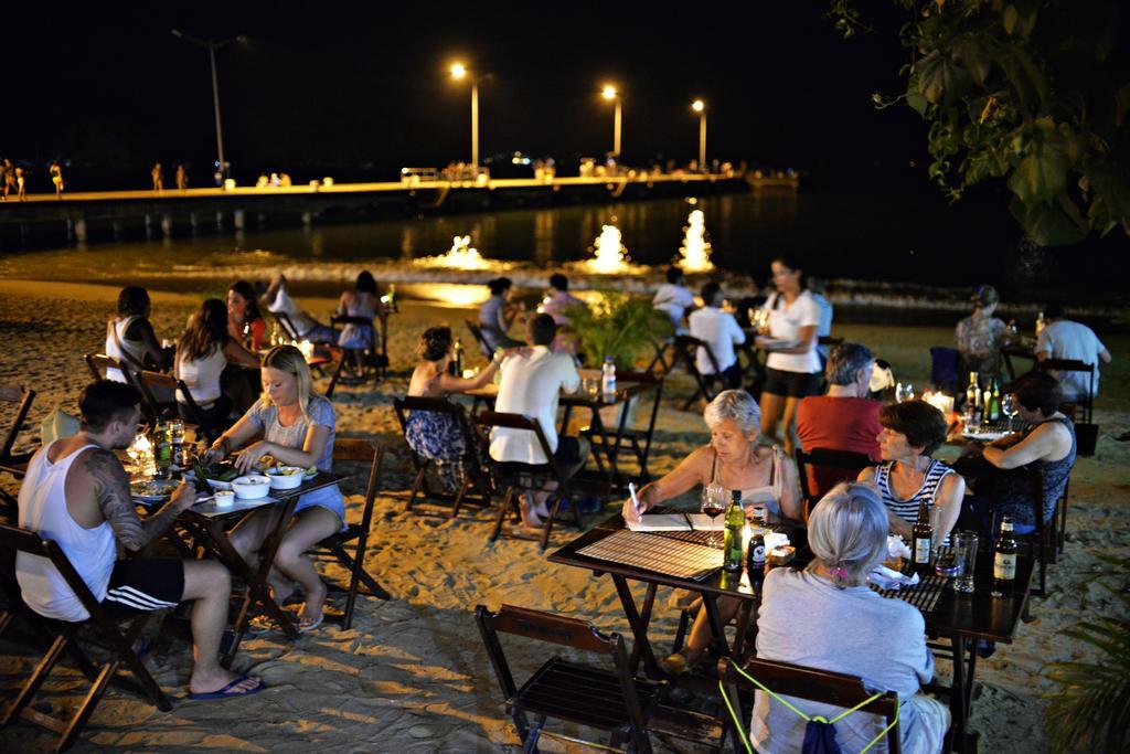 Pousada E Restaurante O Pescador Abraão Extérieur photo